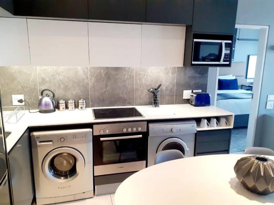 530 On The Parks Apartment โจฮันเนสเบิร์ก ภายนอก รูปภาพ